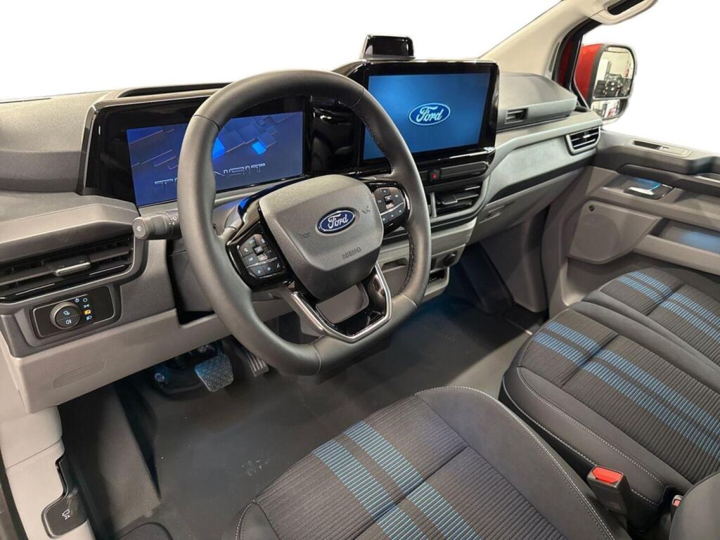 Ford Transit Custom 2026 Punainen