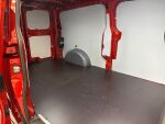 Ford Transit Custom 2026 Punainen