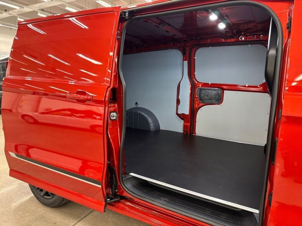 Ford Transit Custom 2026 Punainen