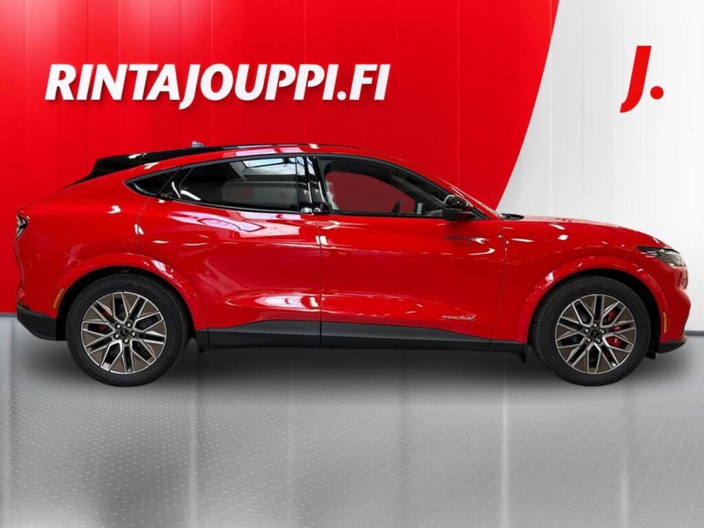 Ford Mustang Mach-E 2026 Punainen