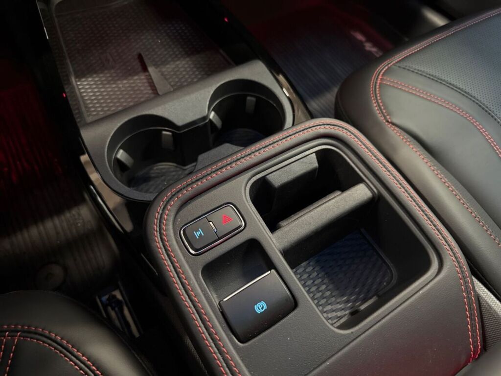 Ford Mustang Mach-E 2026 Punainen