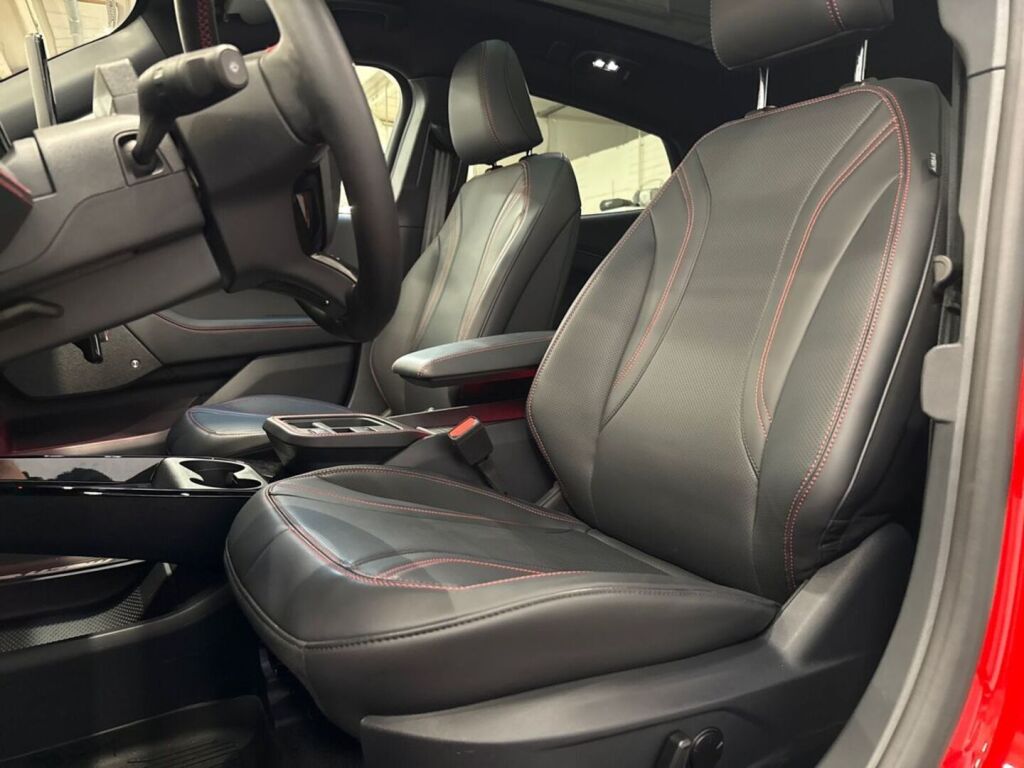 Ford Mustang Mach-E 2026 Punainen