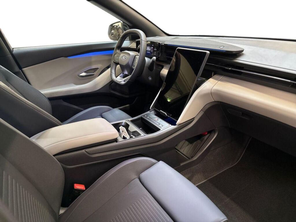 Ford Explorer 2026 Valkoinen