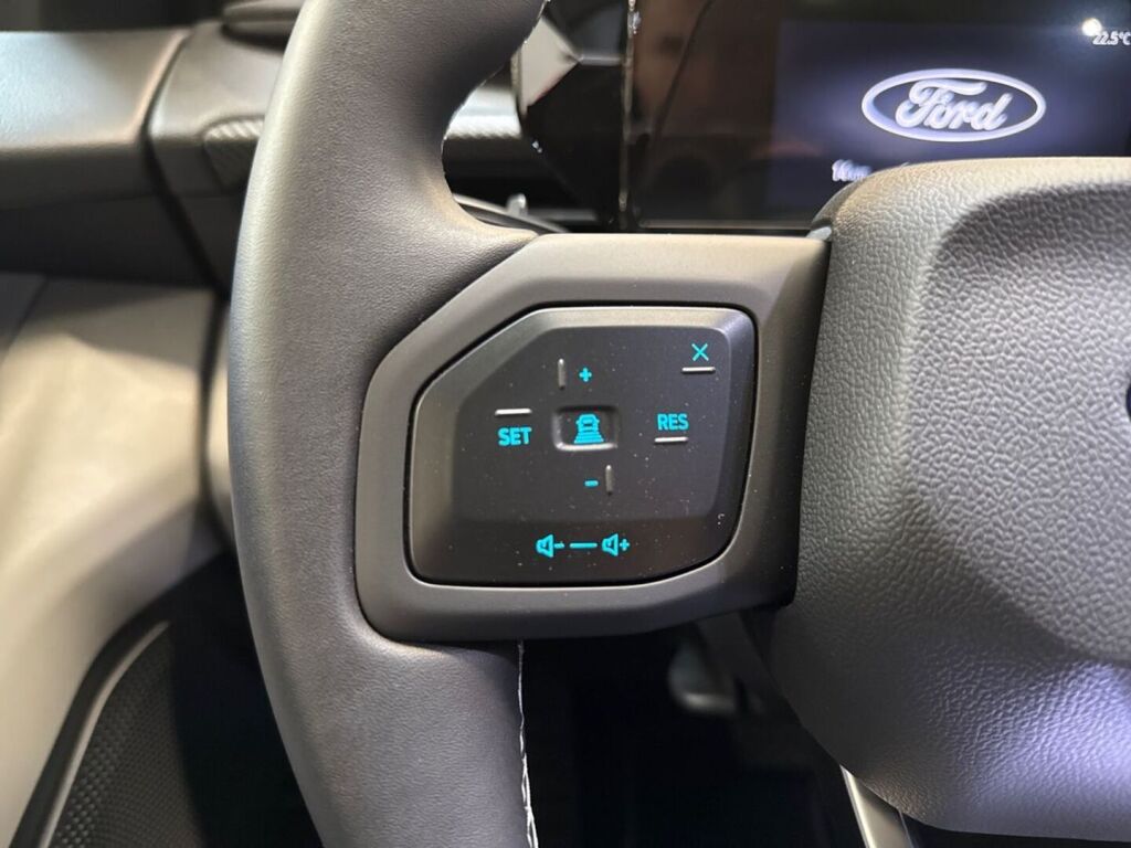 Ford Explorer 2026 Valkoinen