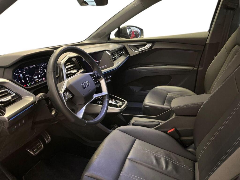 Audi Q4 e-tron 2021 Musta