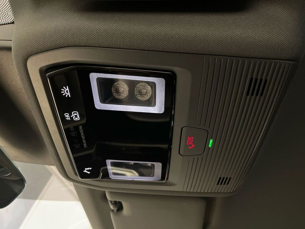 Audi Q4 e-tron 2021 Musta