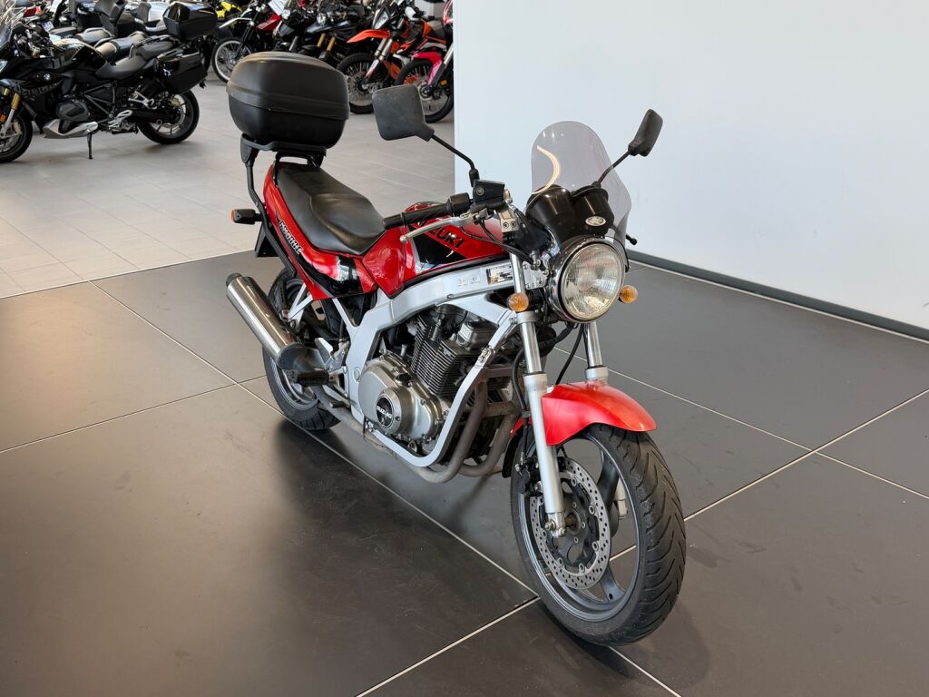 Suzuki GS 2002 Hopea