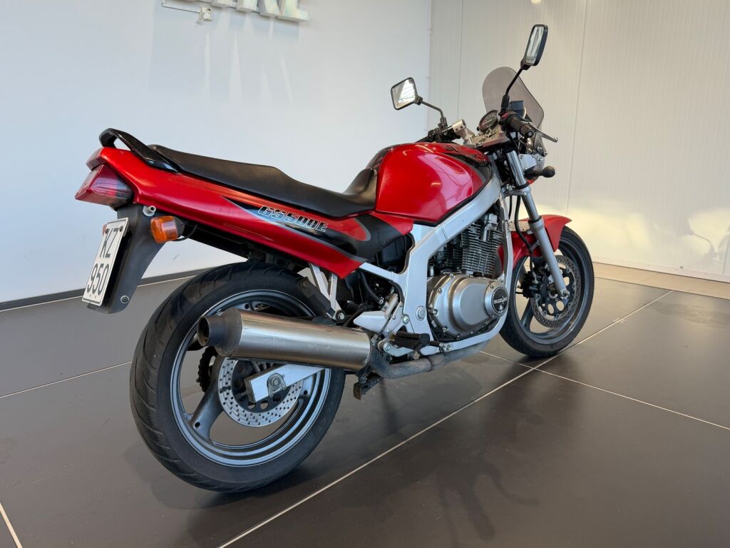 Suzuki GS 2002 Hopea