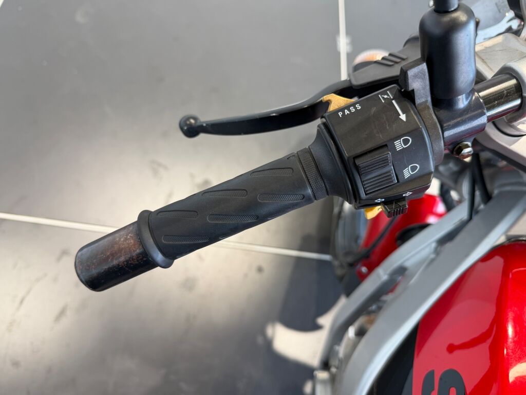 Suzuki GS 2002 Hopea