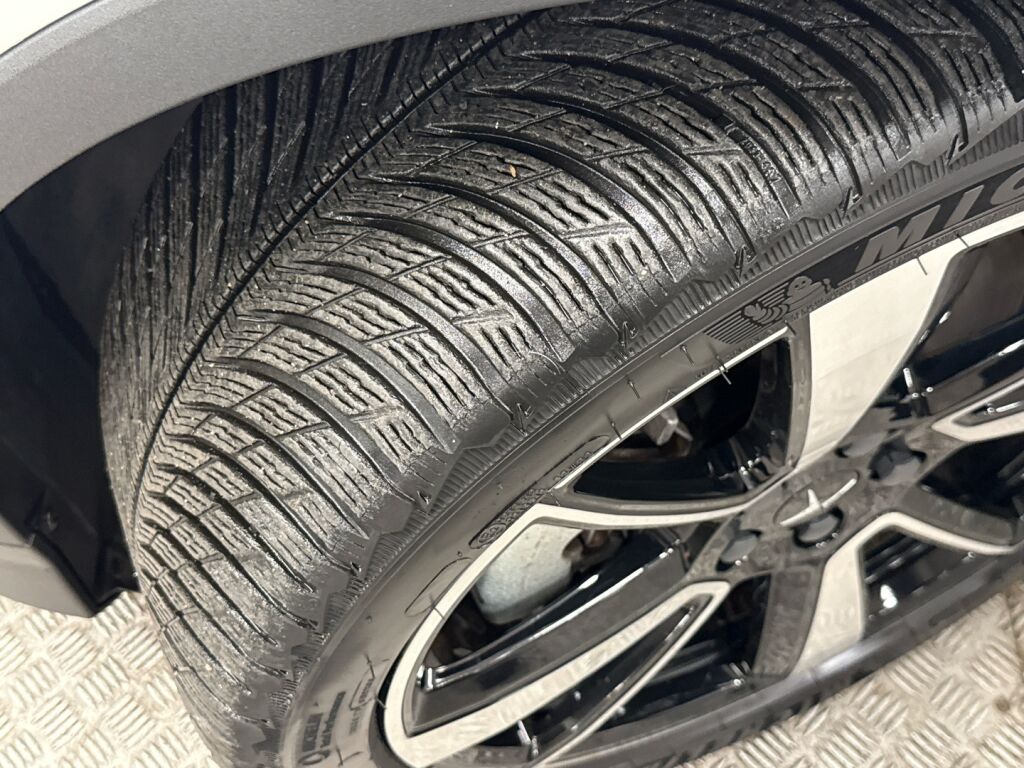 Polestar 2 2023 Valkoinen