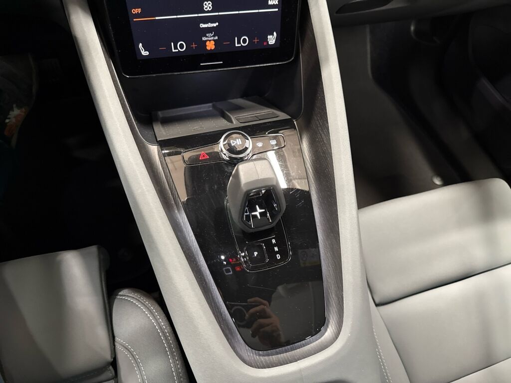 Polestar 2 2023 Valkoinen