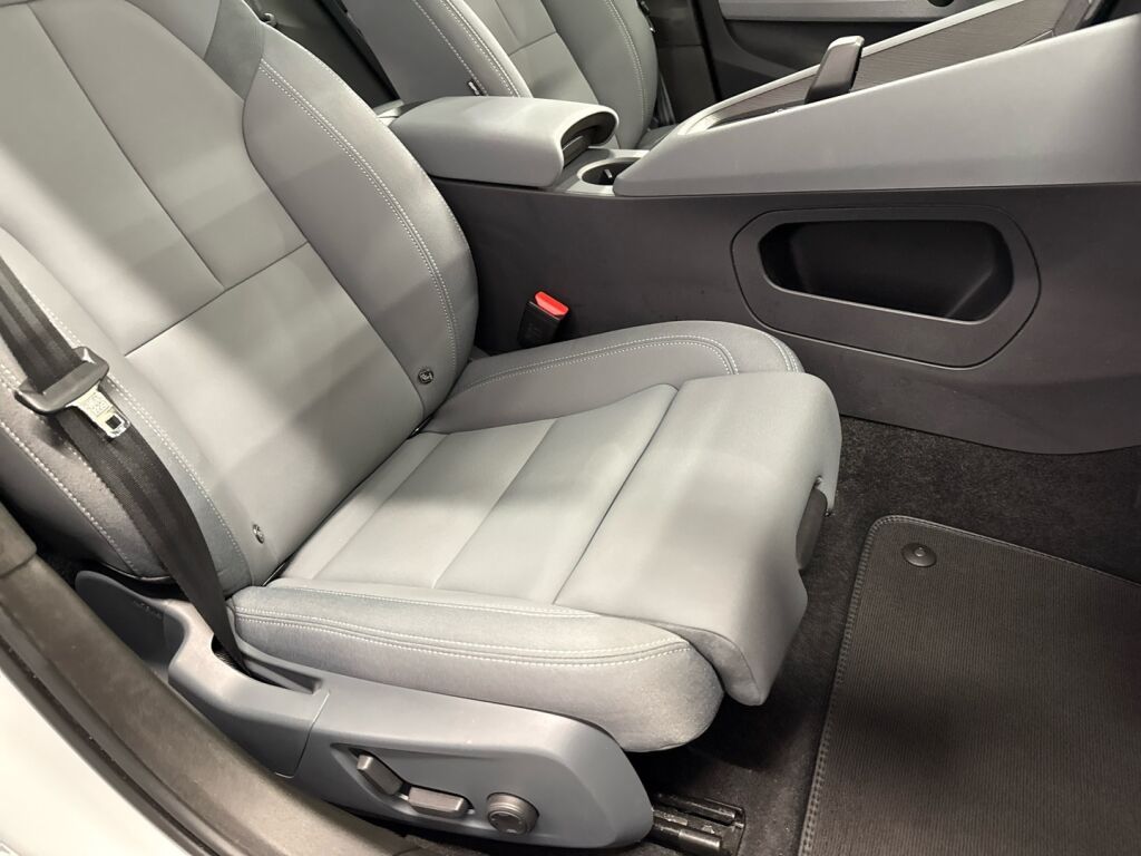 Polestar 2 2023 Valkoinen