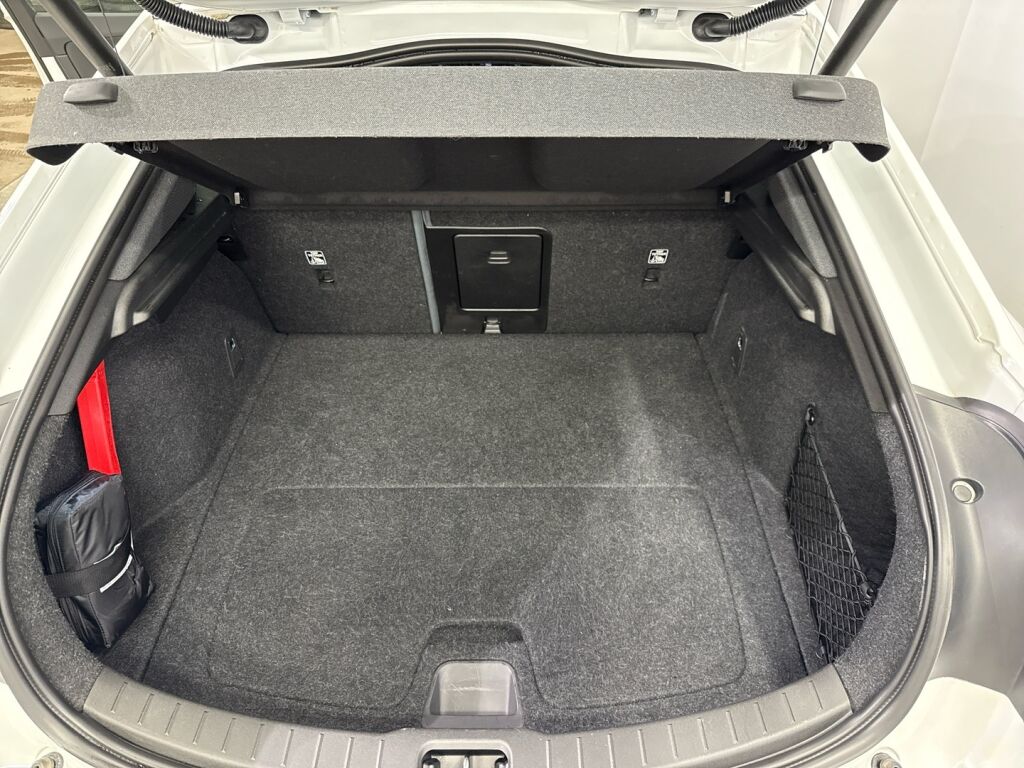 Polestar 2 2023 Valkoinen