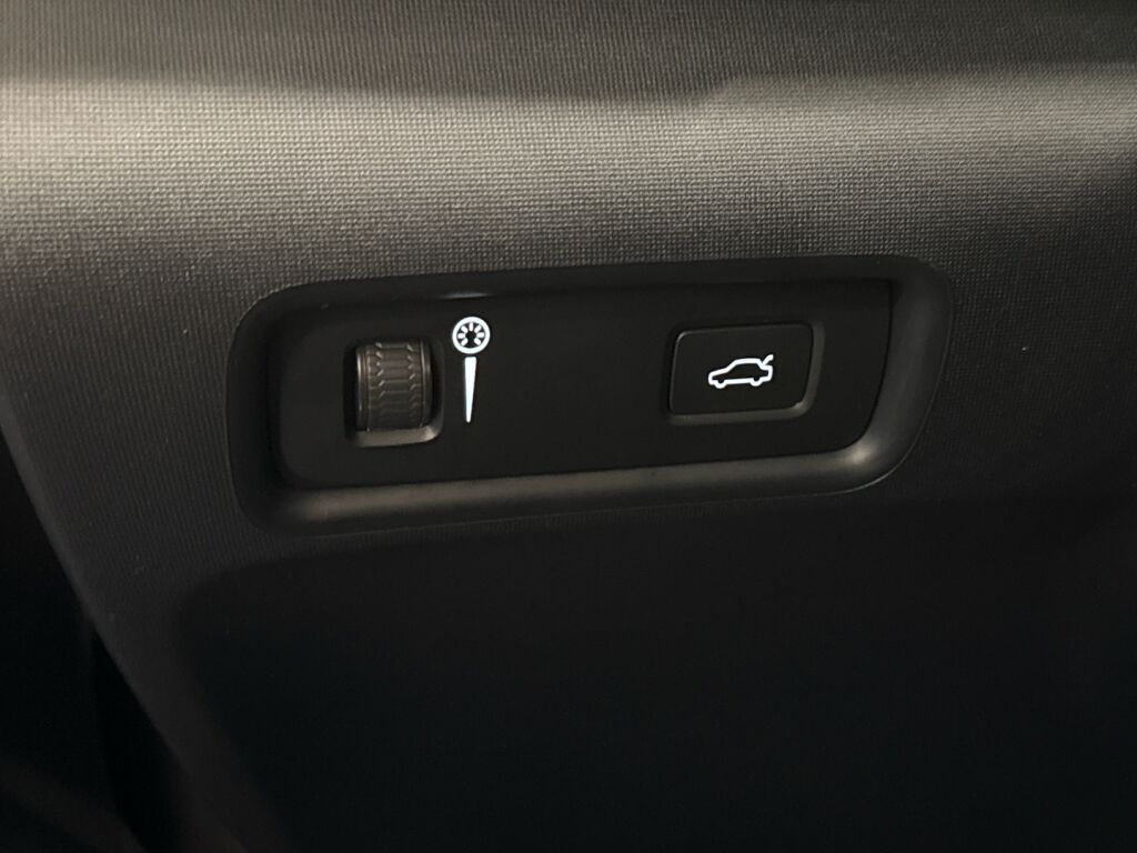 Polestar 2 2023 Valkoinen