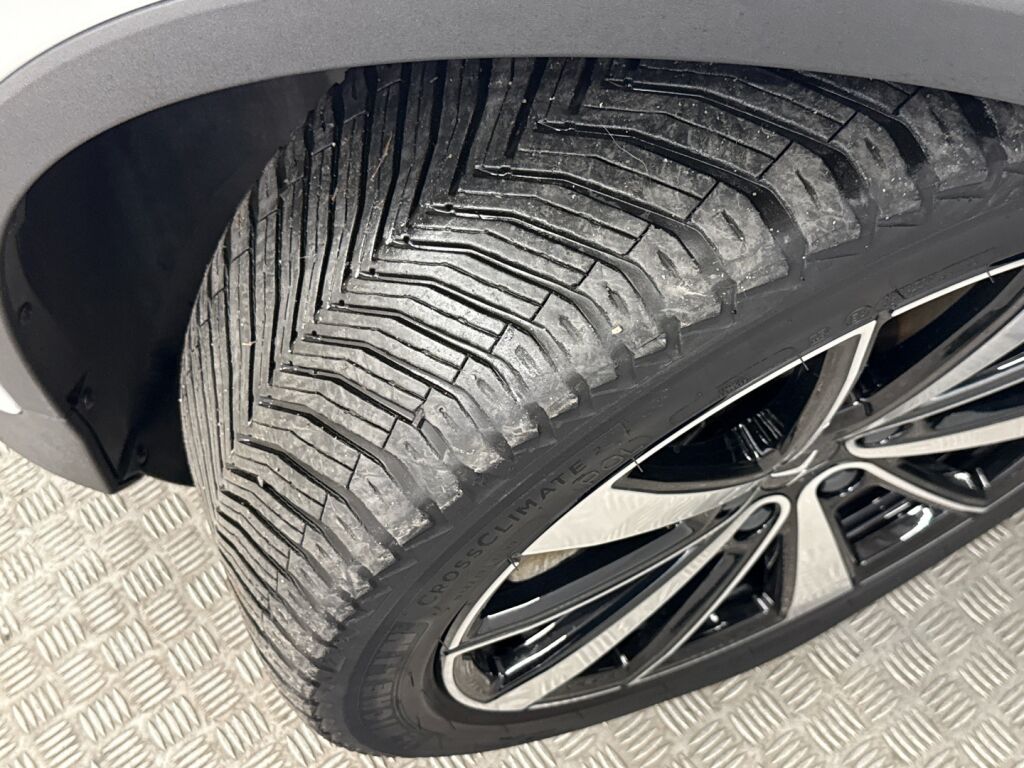 Polestar 2 2023 Snow