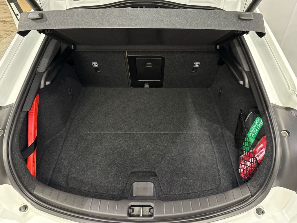 Polestar 2 2023 Snow