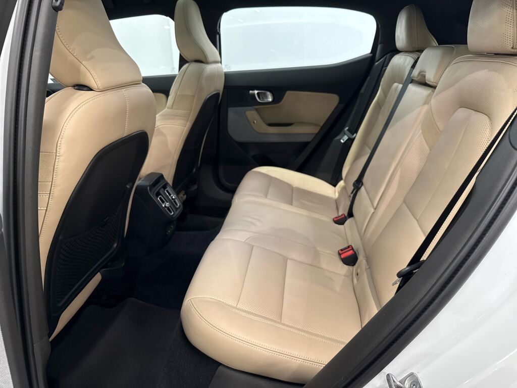 Polestar 2 2023 Snow