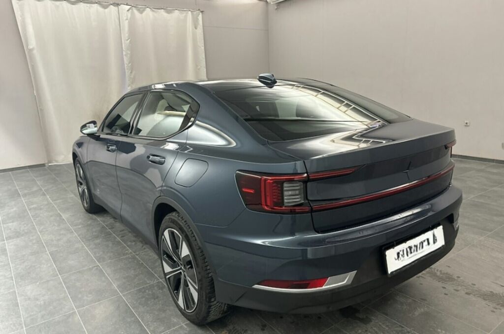 Polestar 2 2023 met.sininen