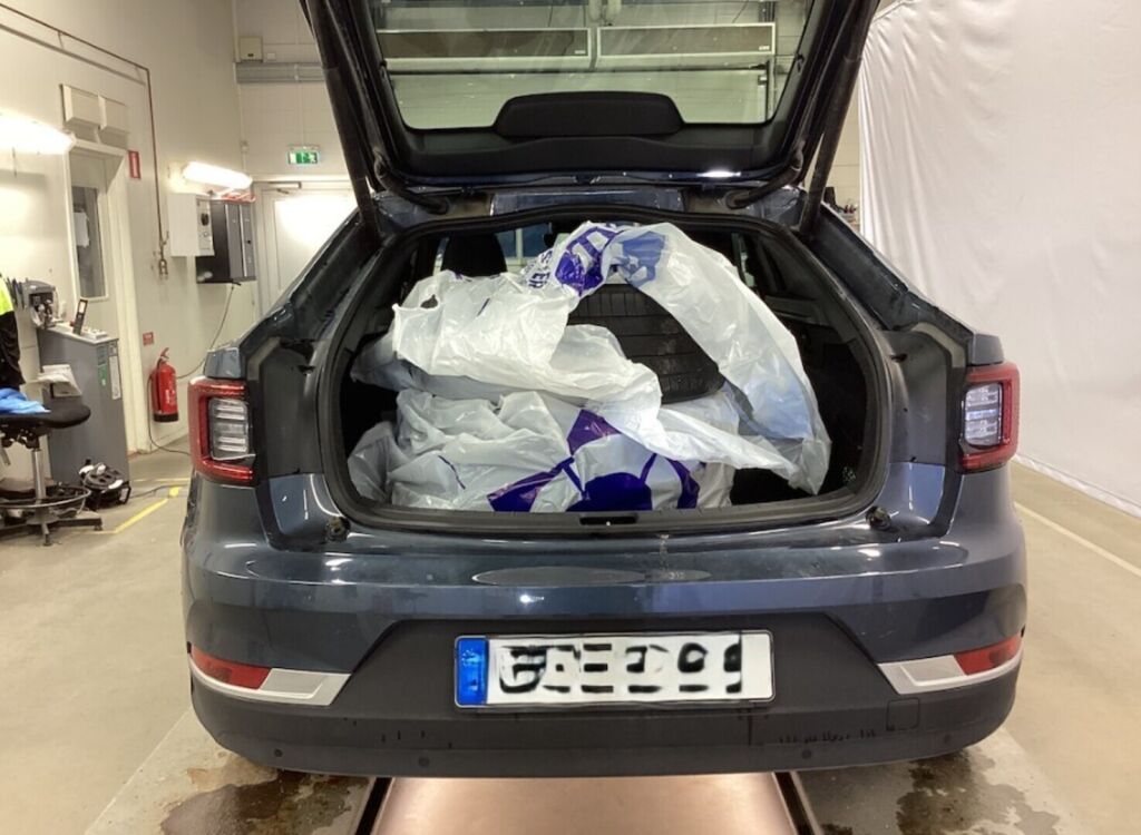 Polestar 2 2023 met.sininen