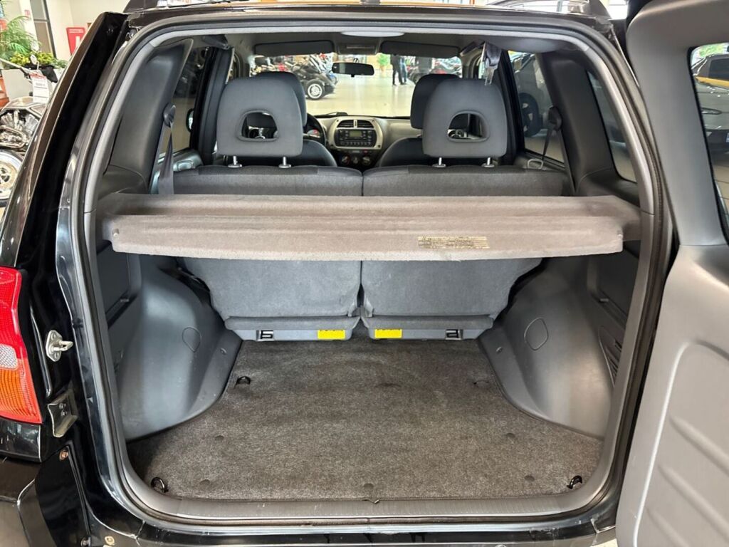 Toyota RAV4 2003 Musta