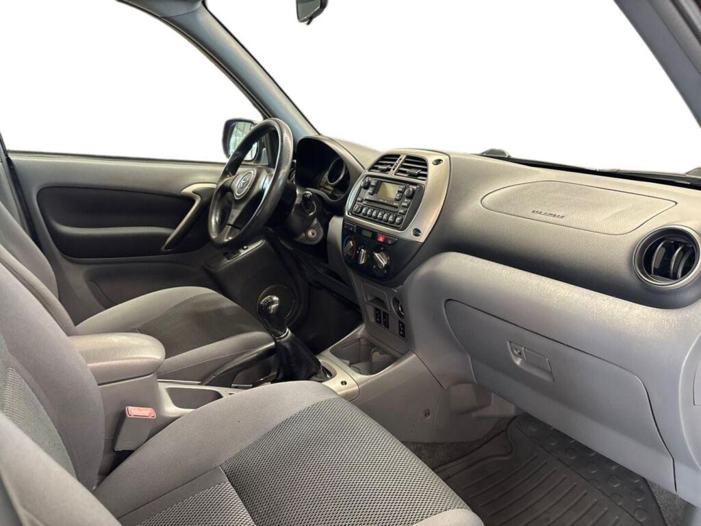 Toyota RAV4 2003 Musta