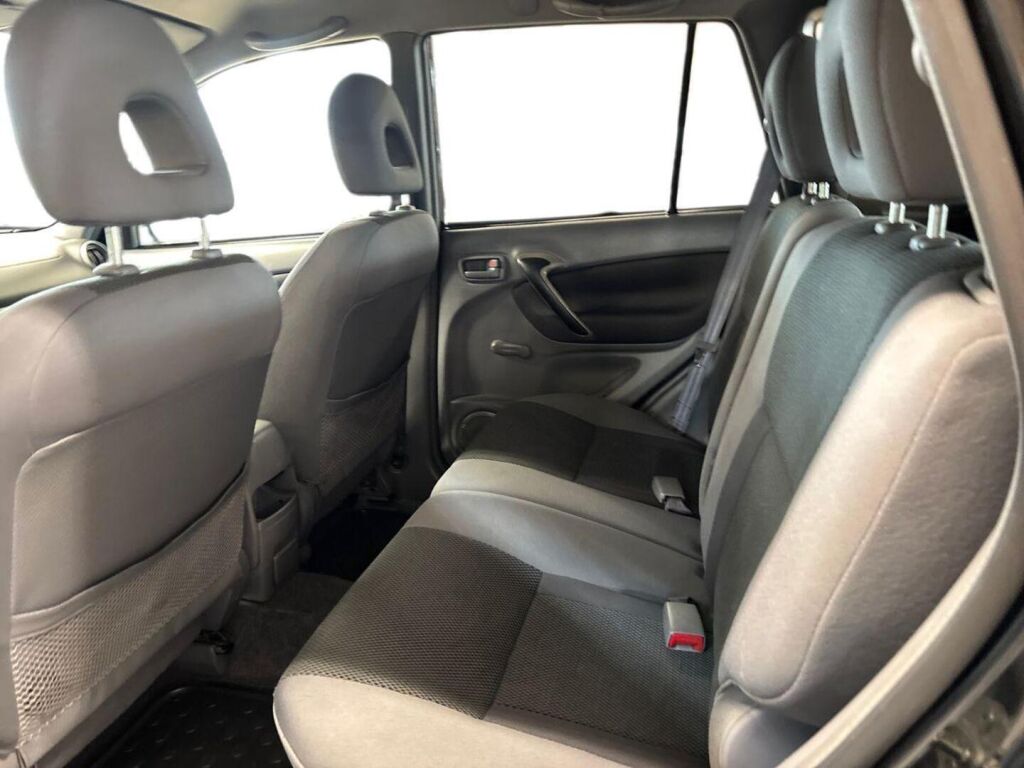 Toyota RAV4 2003 Musta