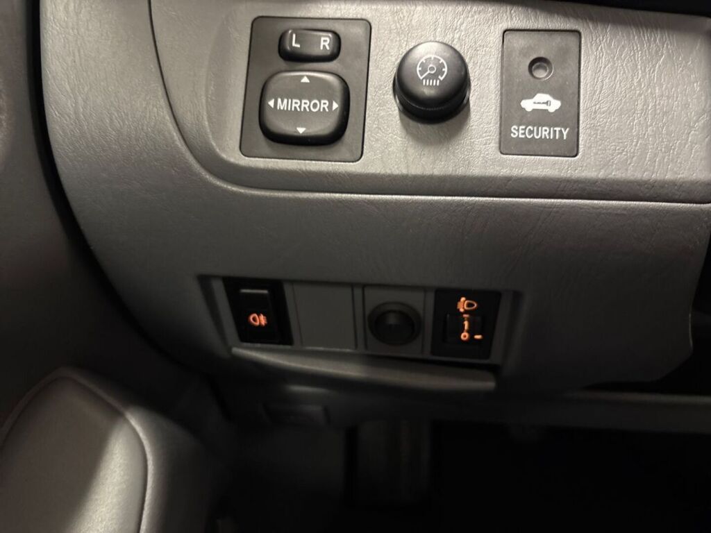 Toyota RAV4 2003 Musta