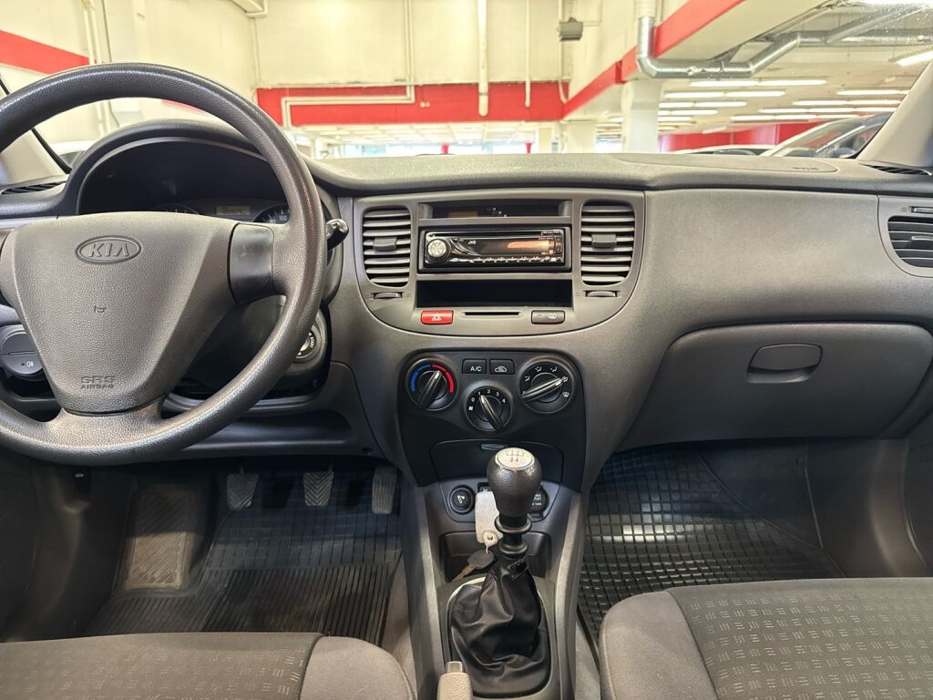 Kia Rio 2006 Harmaa