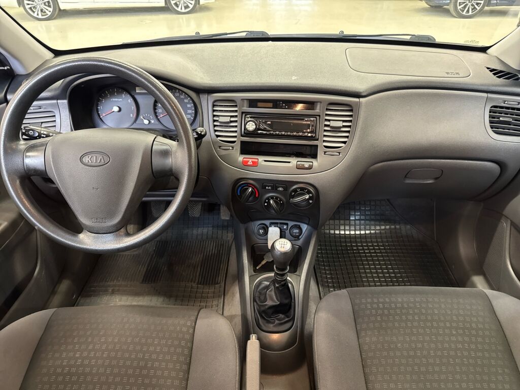 Kia Rio 2006 Harmaa
