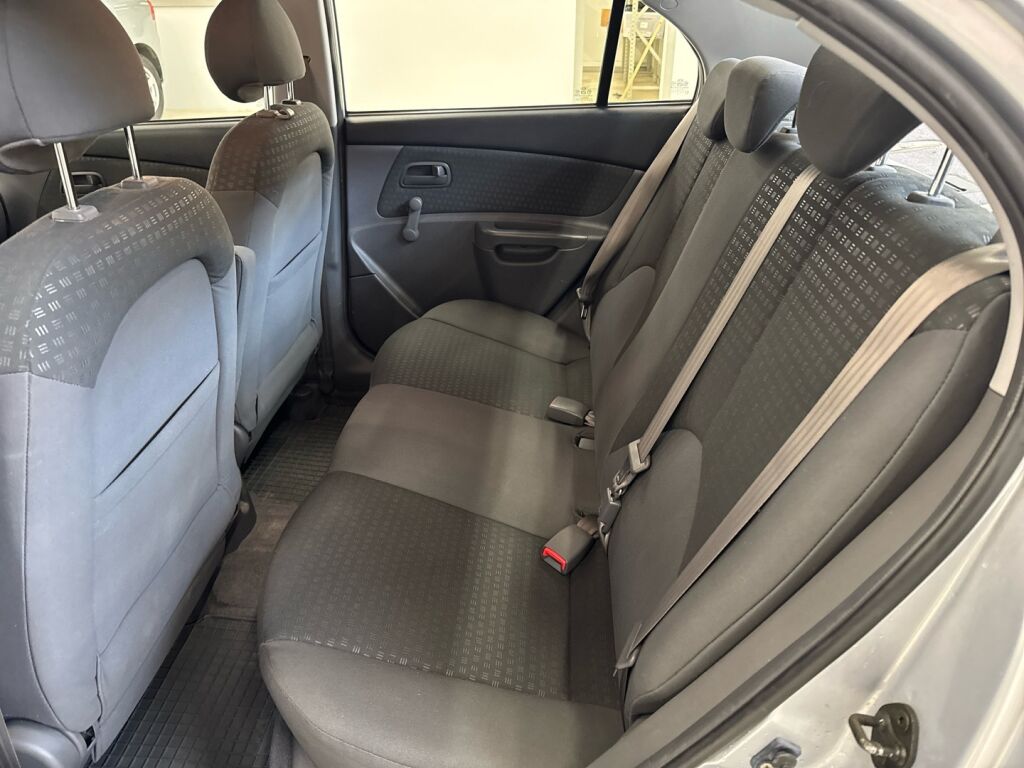 Kia Rio 2006 Harmaa