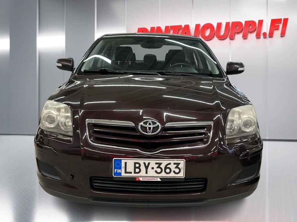 Toyota Avensis 2007 Punainen