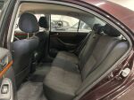 Toyota Avensis 2007 Punainen