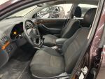 Toyota Avensis 2007 Punainen