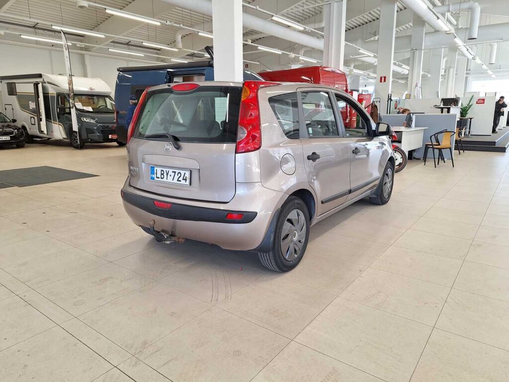 Nissan Note 2006 Ruskea (beige)
