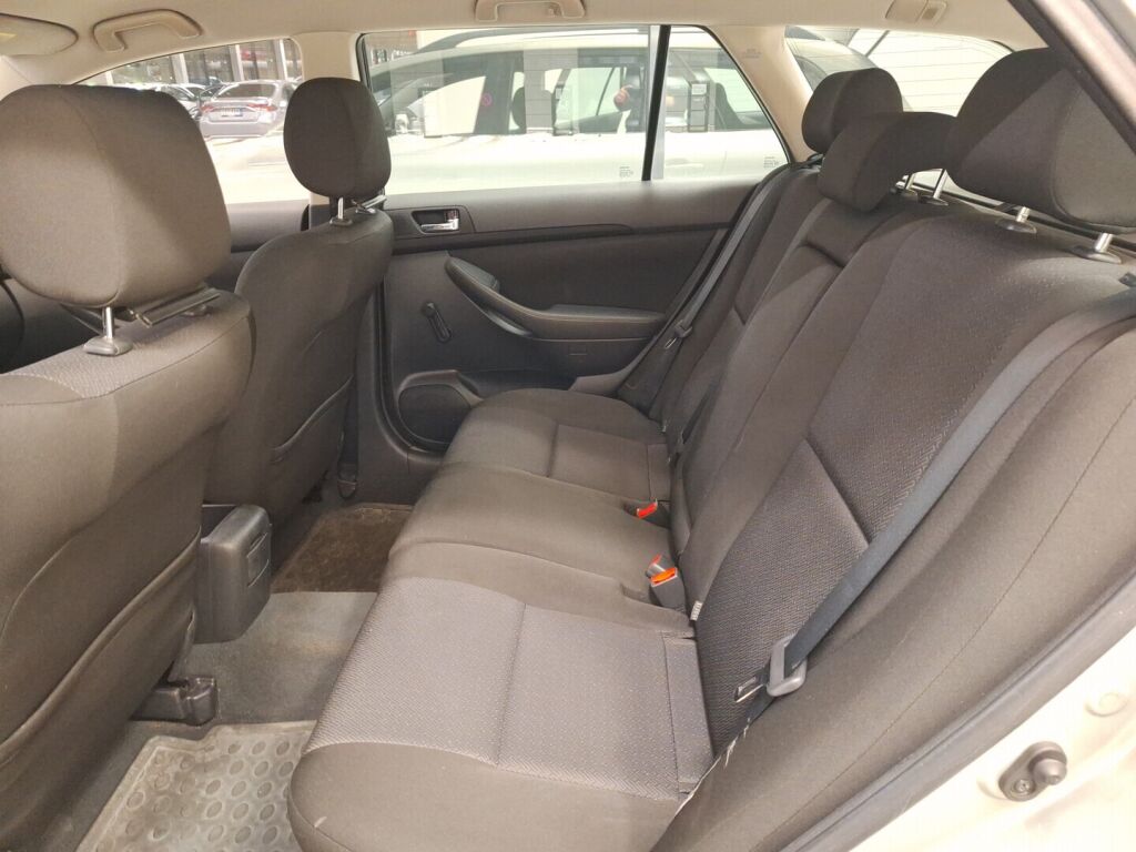 Toyota Avensis 2008 Vihreä