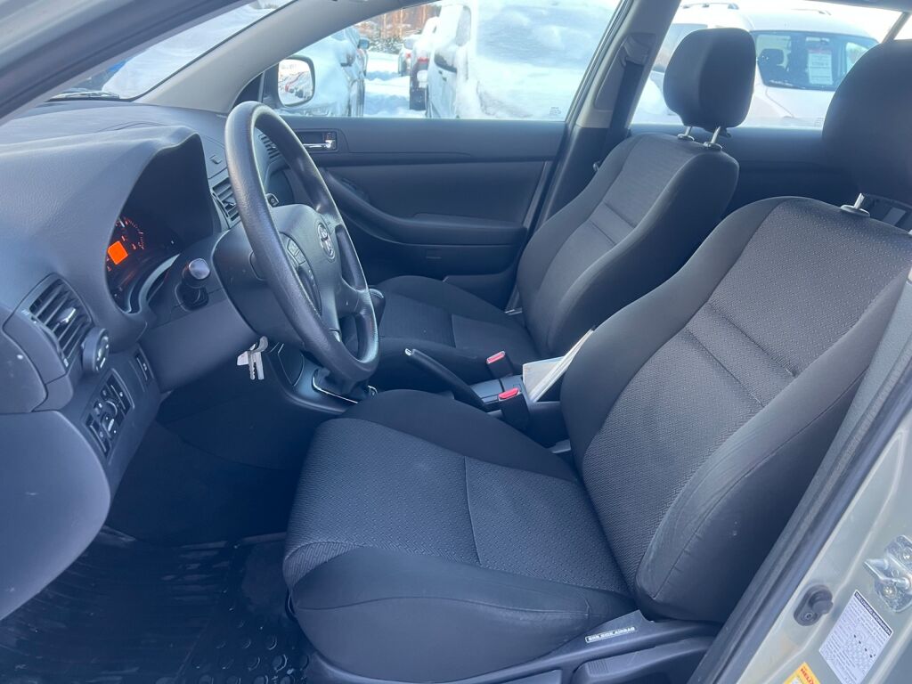 Toyota Avensis 2008 Vihreä