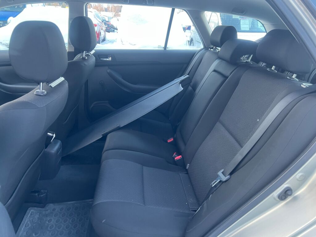 Toyota Avensis 2008 Vihreä