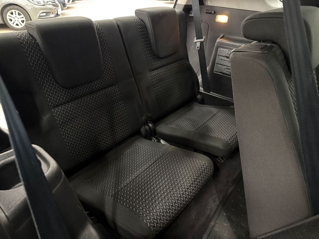 Toyota Corolla Verso 2007 Punainen