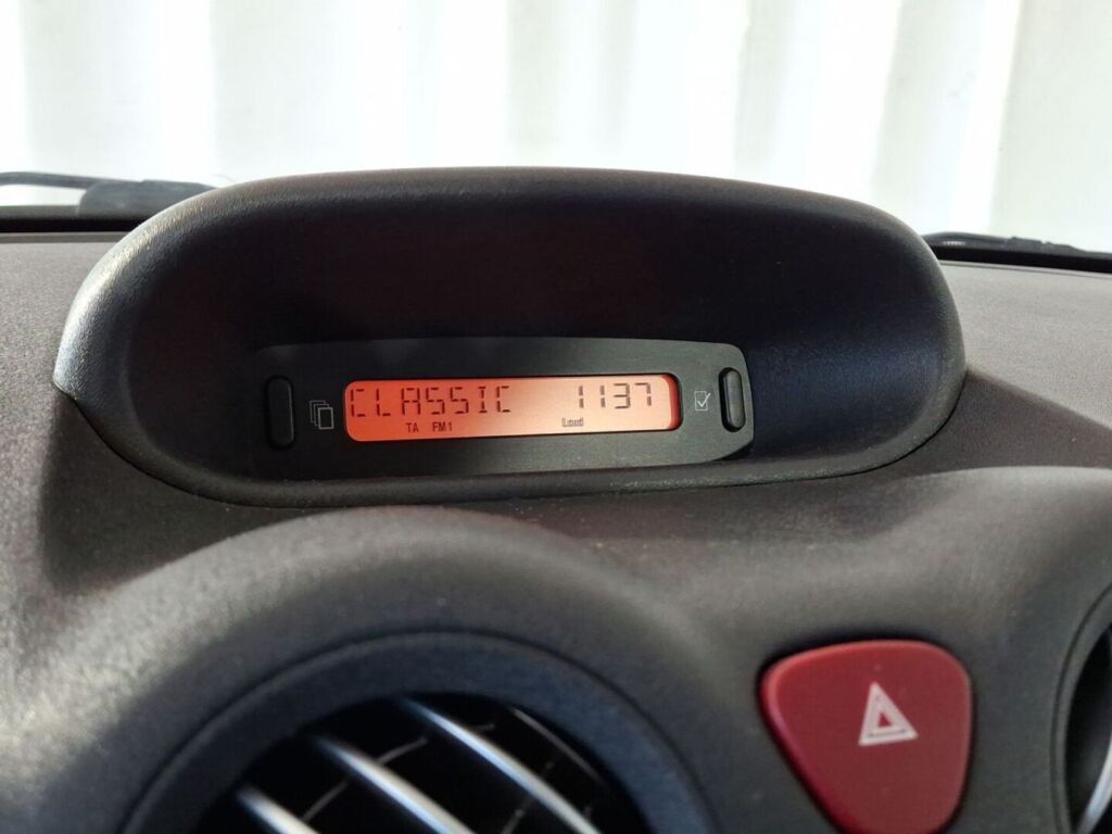 Citroen C3 2004 Musta