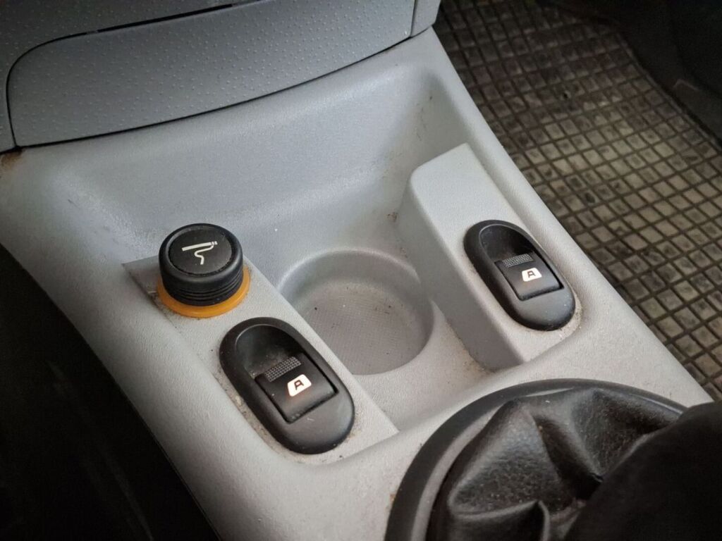 Citroen C3 2004 Musta