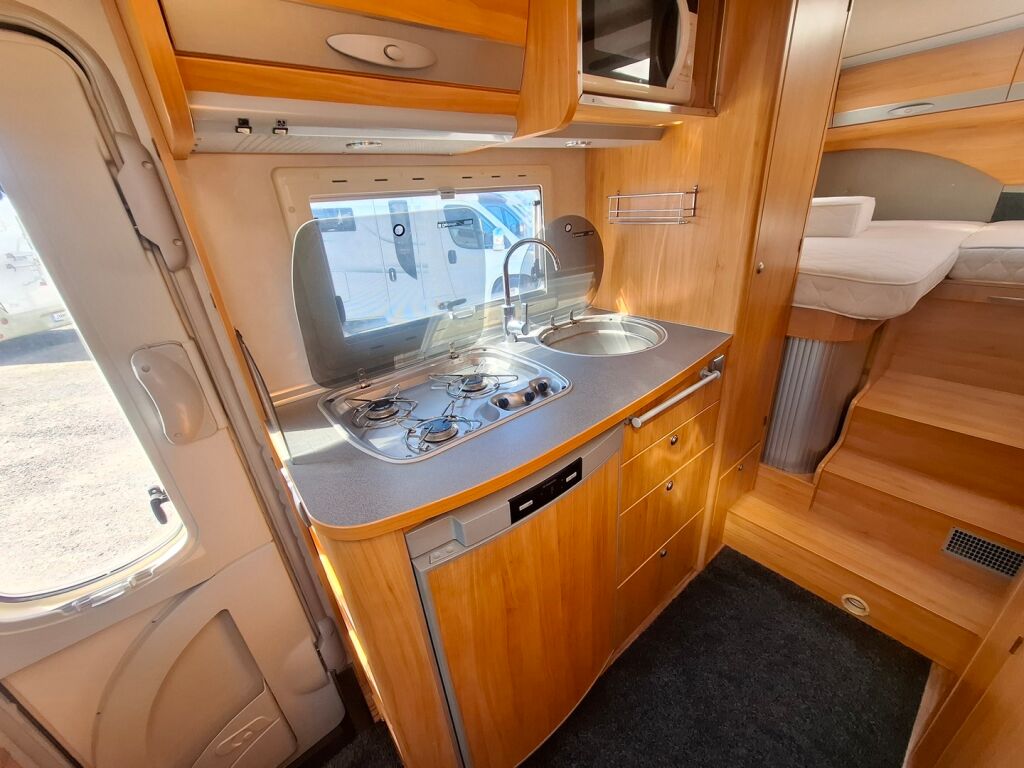 Adria Coral Plus 660 SL 2009 Valkoinen