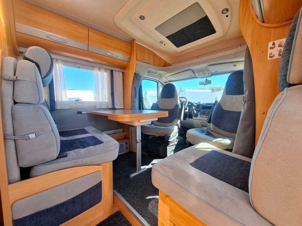 Adria Coral Plus 660 SL 2009 Valkoinen