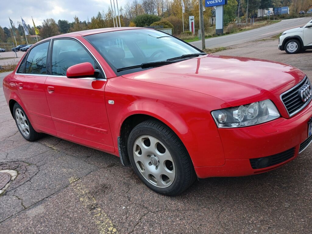 Audi A4 2004 Punainen