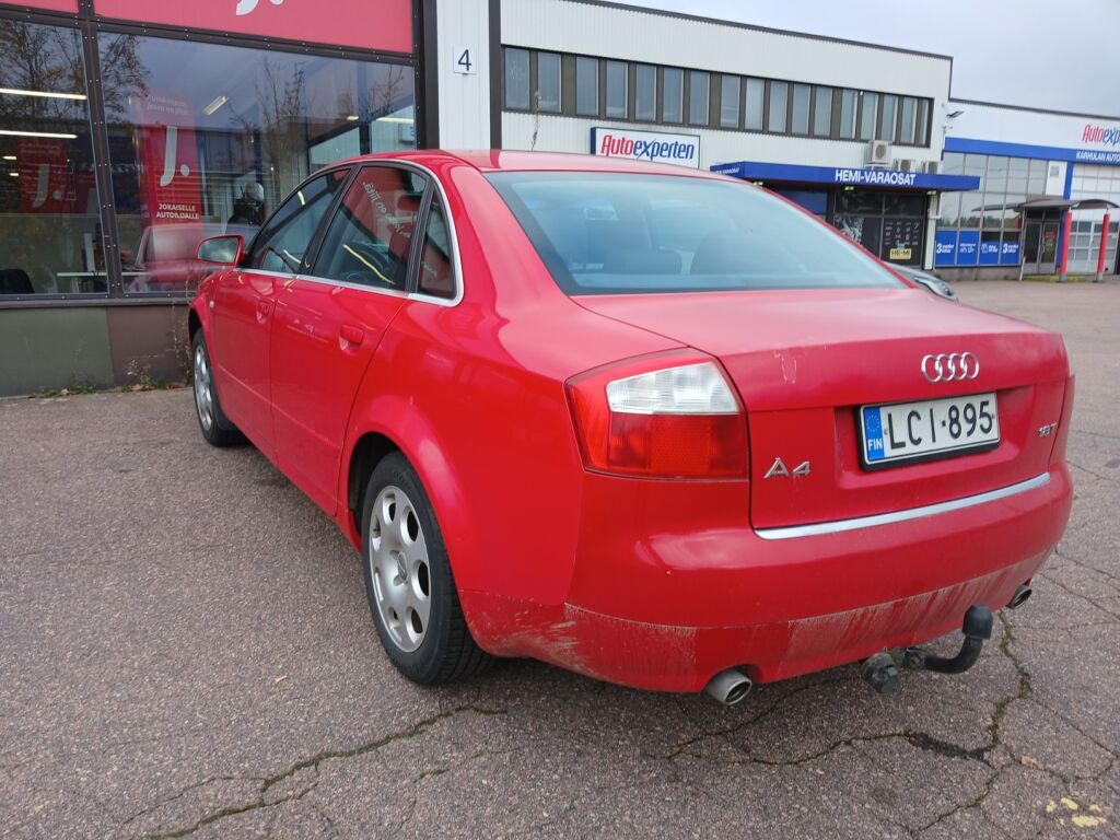 Audi A4 2004 Punainen