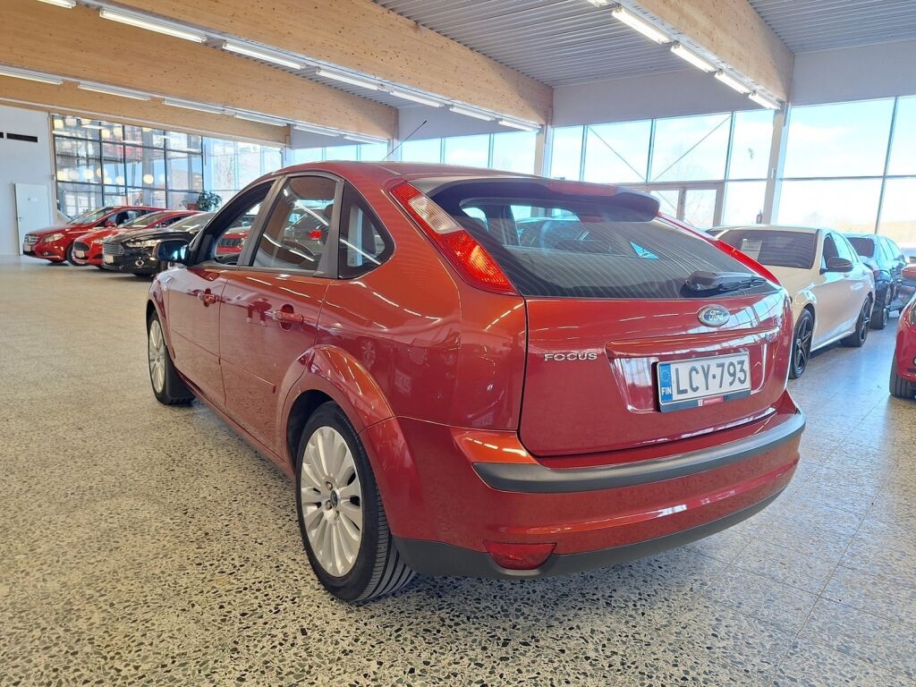 Ford Focus 2006 Punainen
