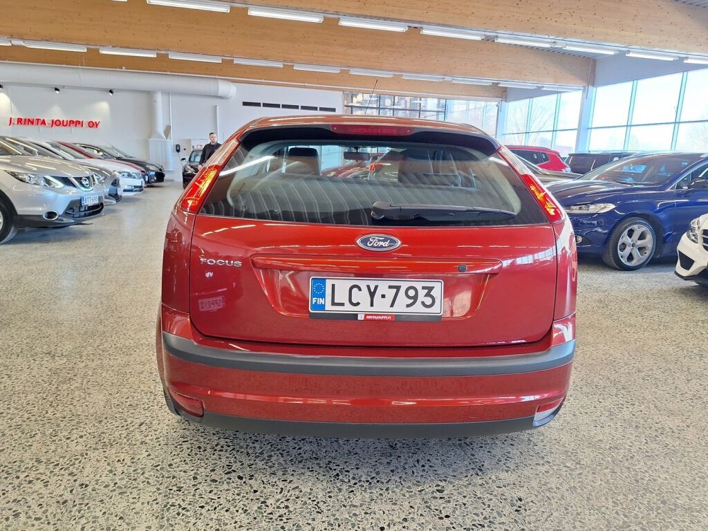 Ford Focus 2006 Punainen