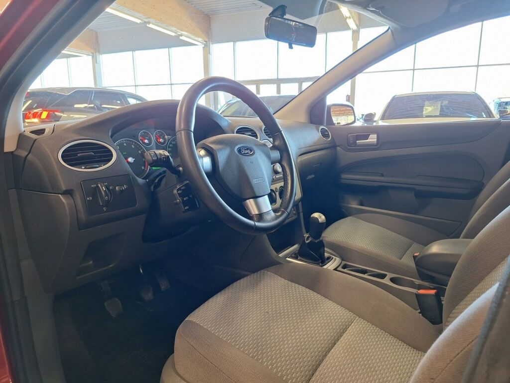 Ford Focus 2006 Punainen