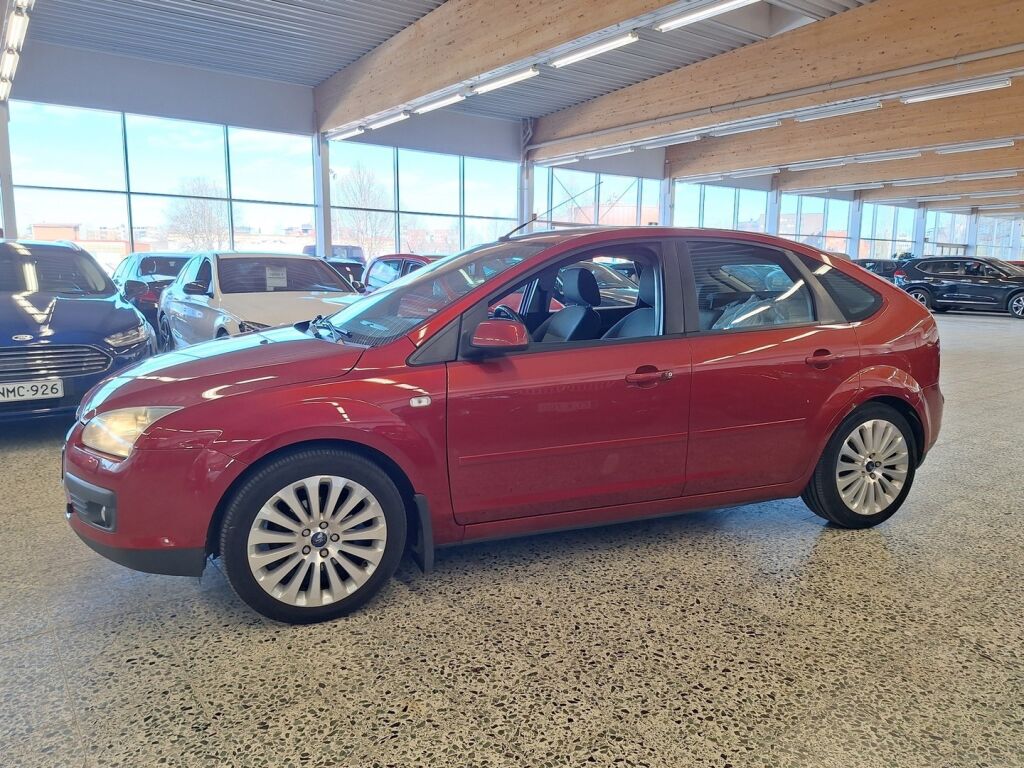 Ford Focus 2006 Punainen