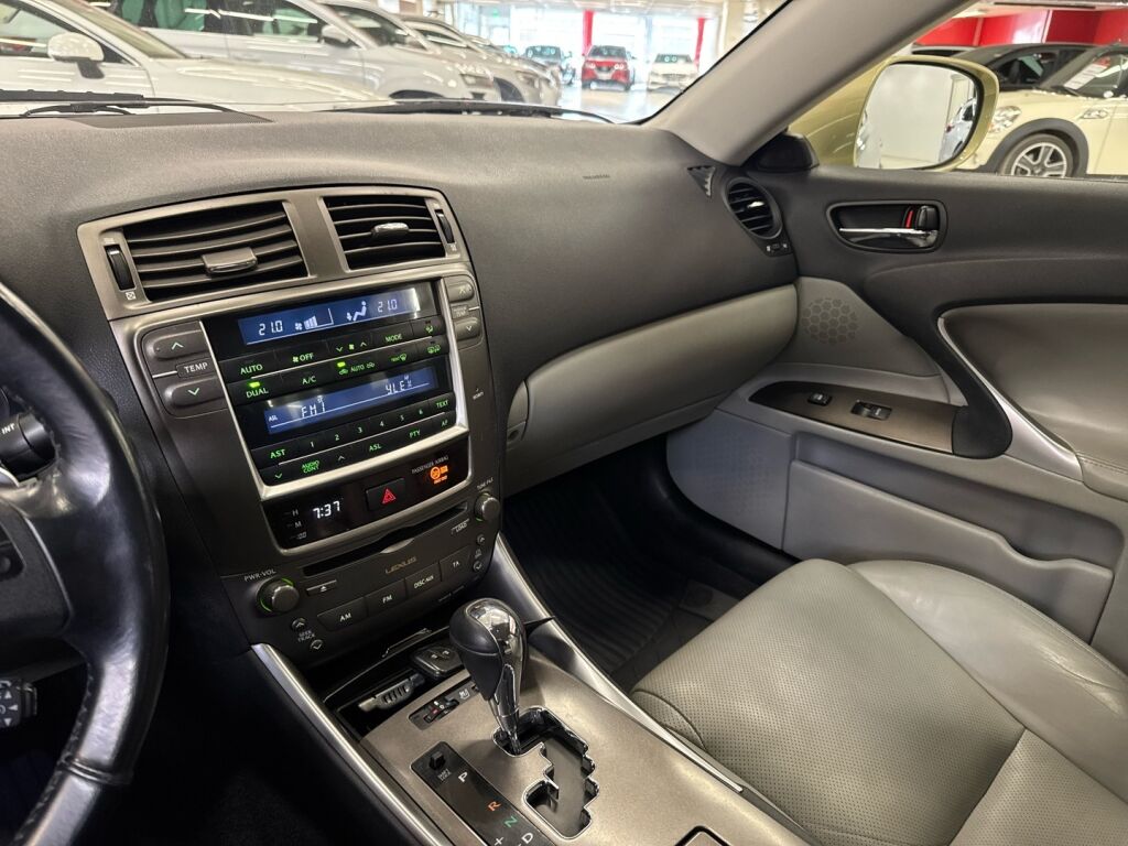 Lexus IS 2008 Vihreä