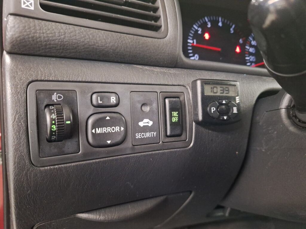 Toyota Corolla 2006 Punainen